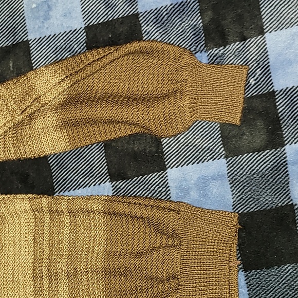 Vintage. Country Suburban. Light-knit. Soft feel. 3- button pullover. W M. - Picture 12 of 14